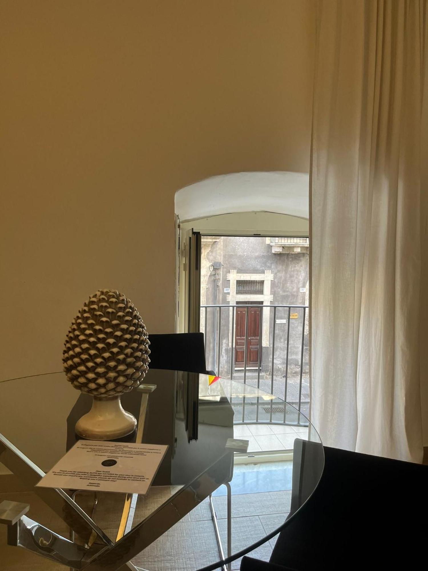 Suite 241 Катания Екстериор снимка